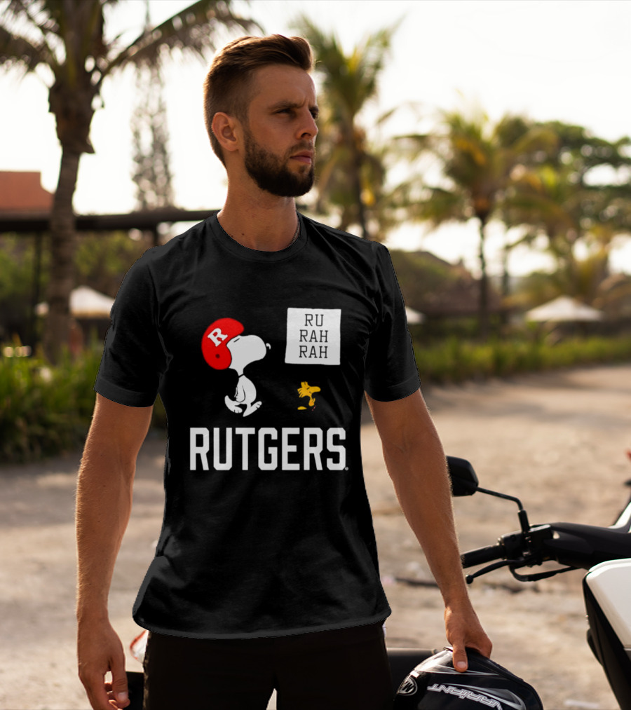 Snoopy Woodstock Rutgers Scarlet Knights Football Helmet R T-Shirt