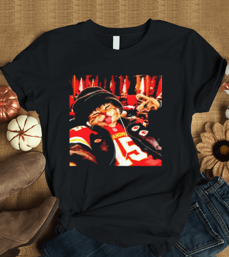 Kansas City Chiefs Cat With Patrick Mahomes Jersey Number 15 T-Shirt