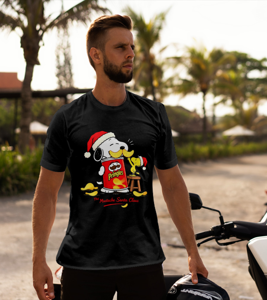 Pringles Snoopy Mustache Santa Christmas Chip Lovers Snack Fun T-Shirt