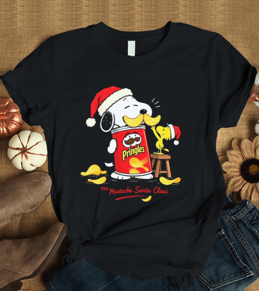 Pringles Snoopy Mustache Santa Christmas Chip Lovers Snack Fun T-Shirt