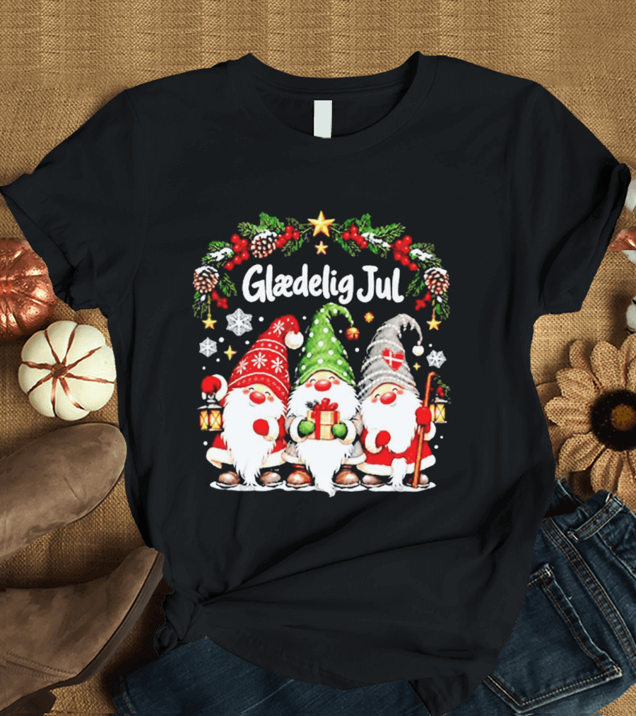 Glaedelig Jul Christmas Gnomes With Denmark Flag And Lanterns T-Shirt