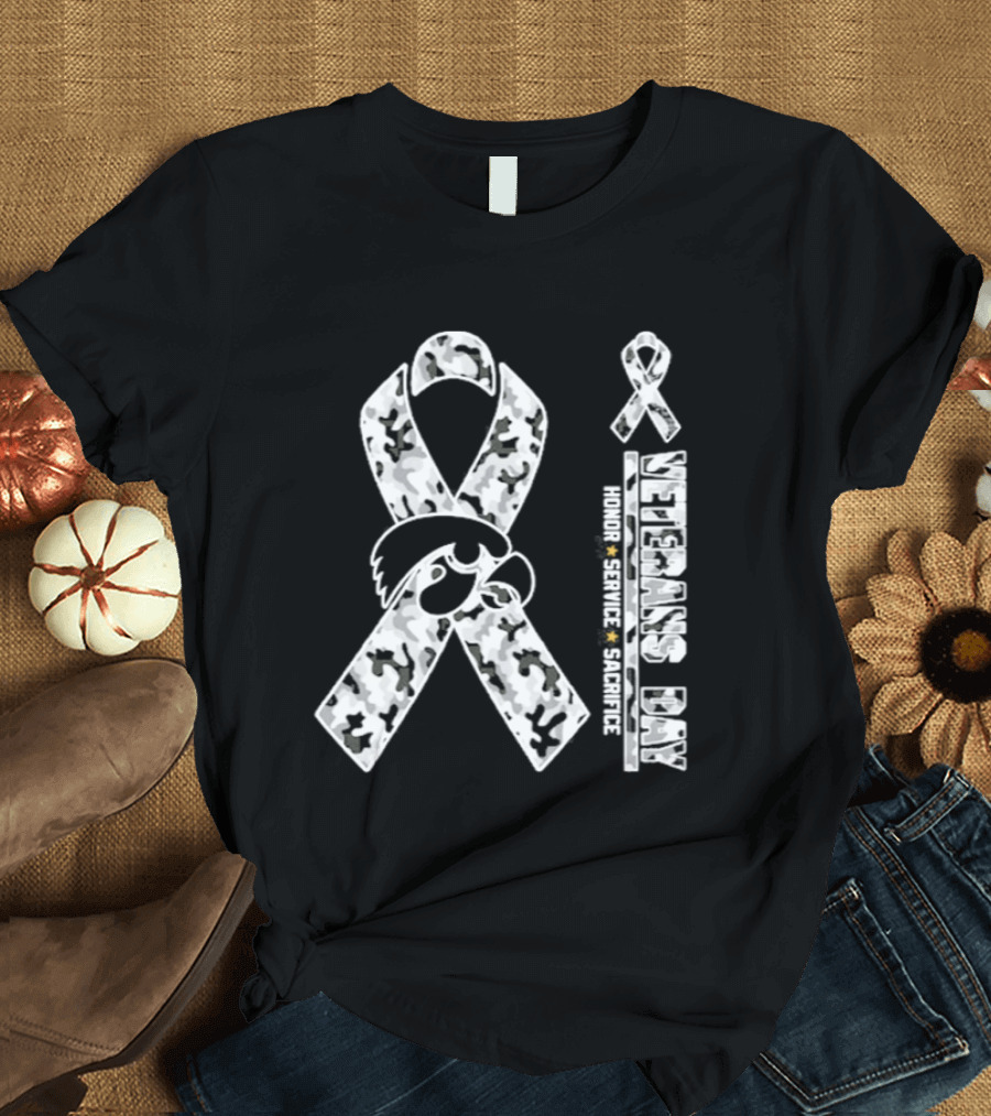 Iowa Hawkeyes Veterans Day 2026 Camouflage Ribbon Honor Service Sacrifice T-Shirt