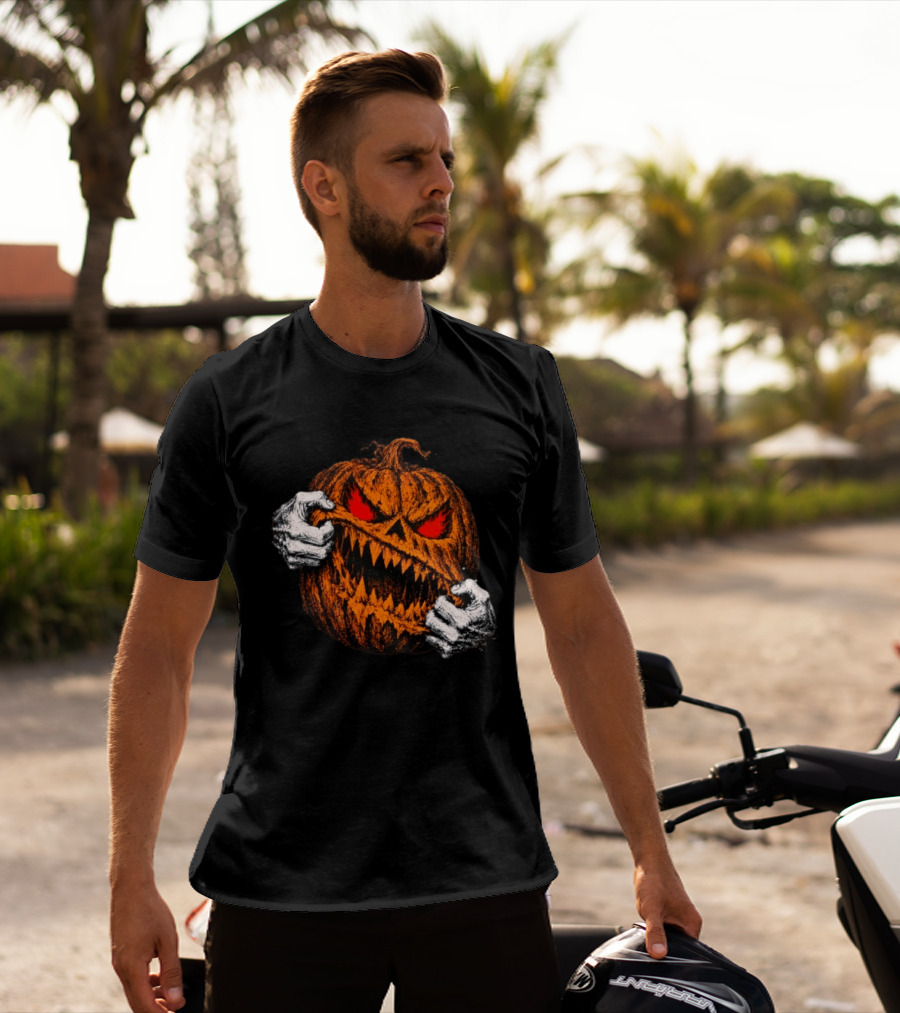 Halloween 2026 Evil Pumpkin Glowing Eyes Sharp Teeth Grinning Horror T-Shirt