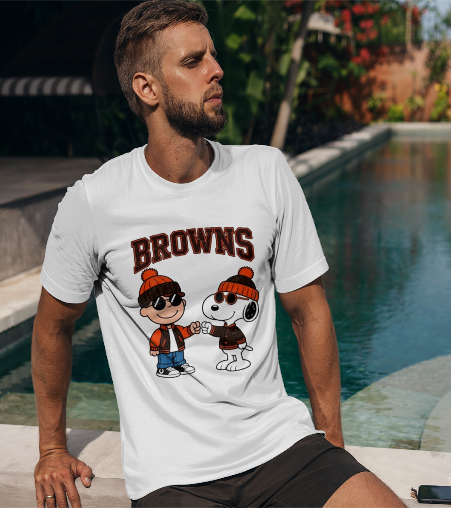 Browns Charlie Brown Snoopy NFL Football Team T-Shirt