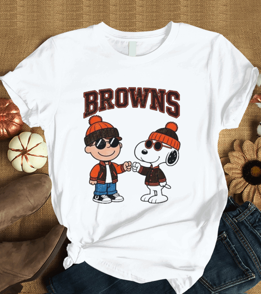 Browns Charlie Brown Snoopy NFL Football Team T-Shirt