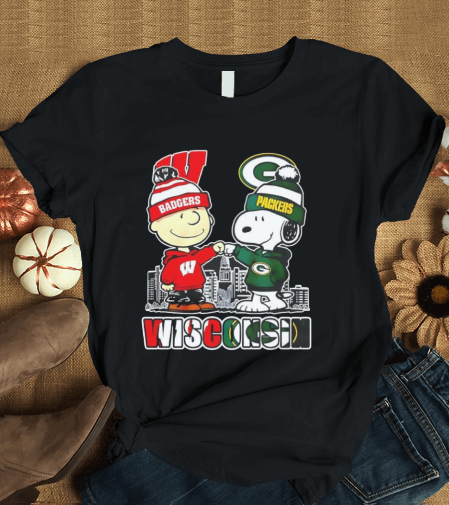 Peanuts Wisconsin Badgers Packers Wisconsin Snoopy Charlie Brown T-Shirt