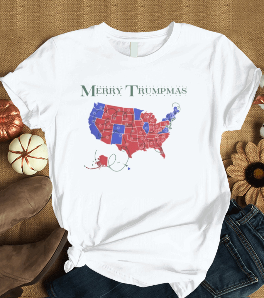 Merry Trumpmas Map Holiday Christmas USA Red Blue States T-Shirt