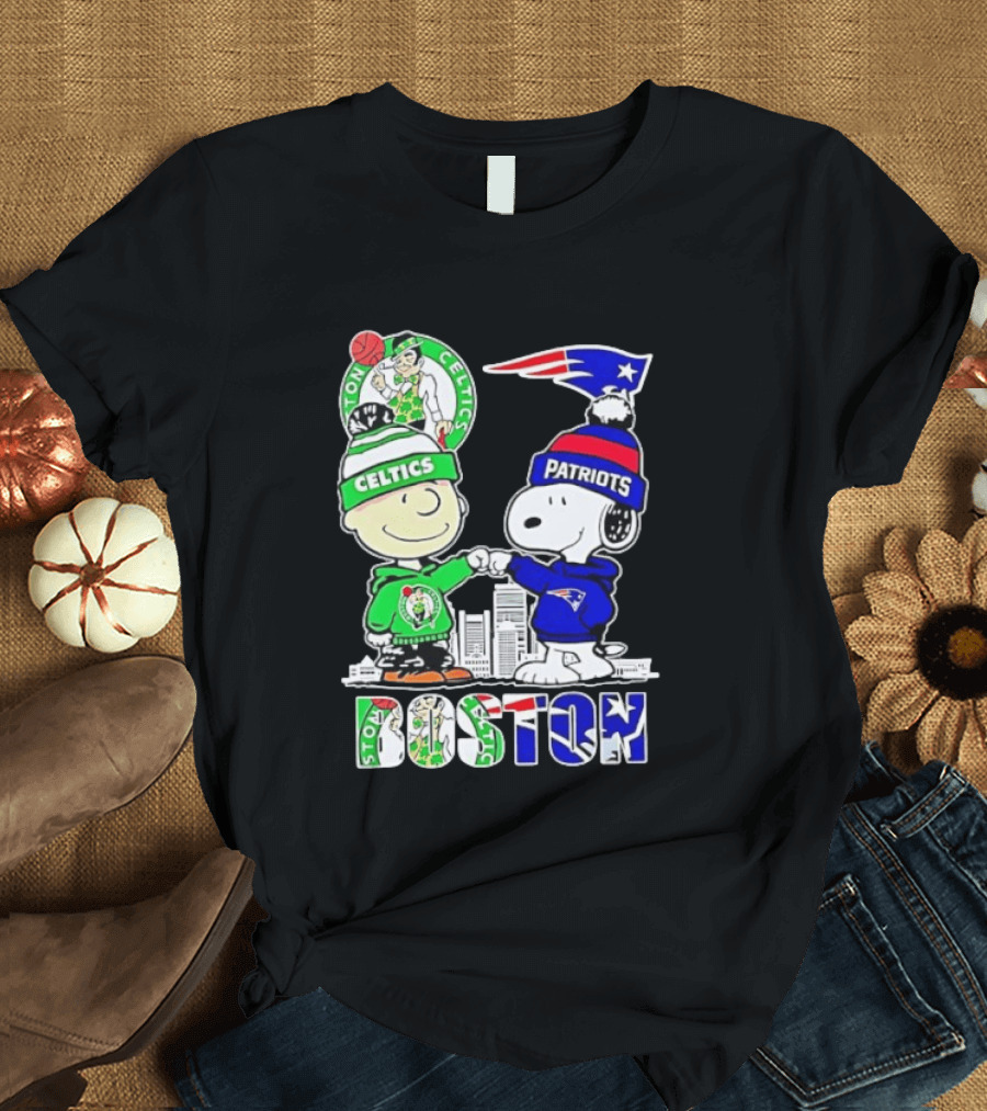 Charlie Brown Snoopy Celtics Patriots Boston Fist Bump T-Shirt