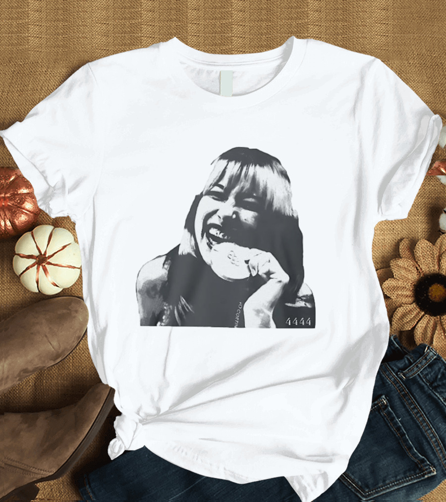 Alysa Liu Gold Medalist Joyful Celebration Halftone 4444 T-Shirt