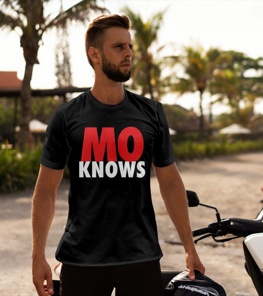 Mo Knows Chicago Cubs Iconic Fan T-Shirt