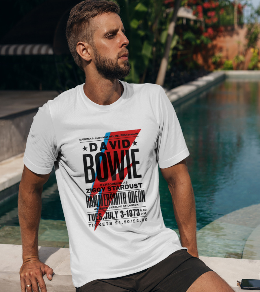 David Bowie Performing As Ziggy Stardust Hammersmith Odeon London July 3 1973 T-Shirt