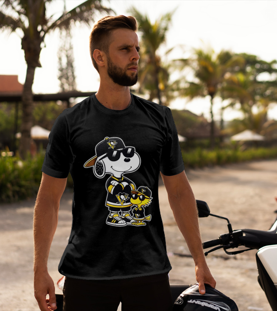 Snoopy Woodstock Pittsburgh Penguins NHL 2026 Sports Fan Collaboration T-Shirt