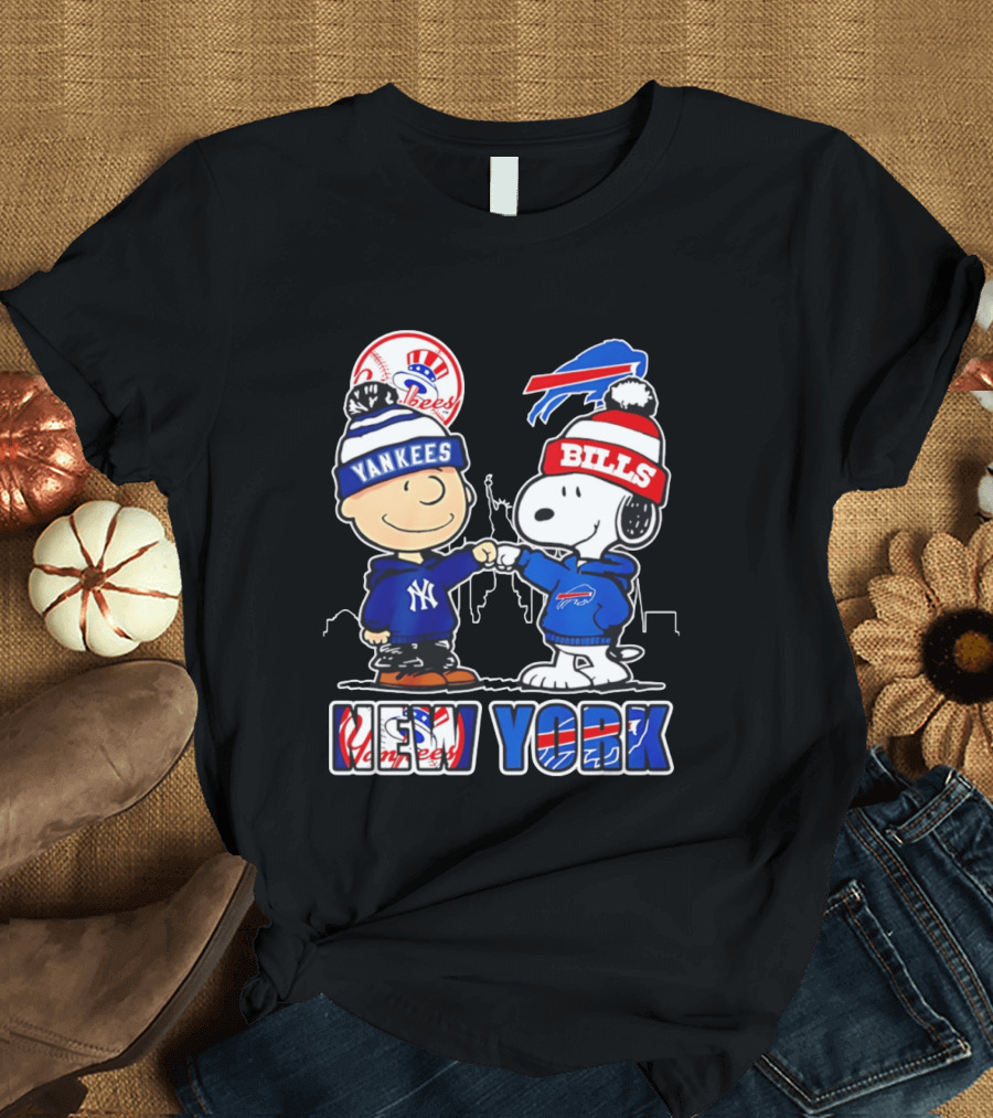 New York Yankees Buffalo Bills Charlie Brown Snoopy Fist Bump Skyline T-Shirt