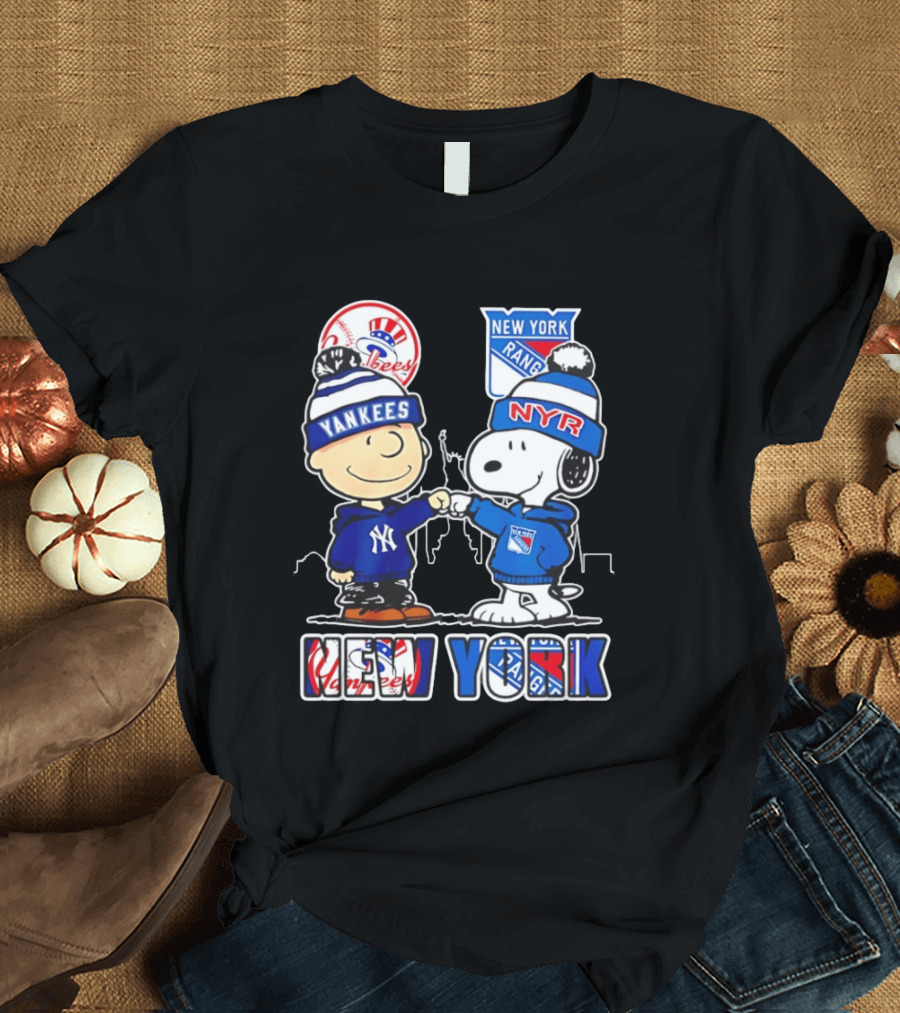 New York Yankees Vs Rangers Charlie Brown Snoopy Fan Gear T-Shirt