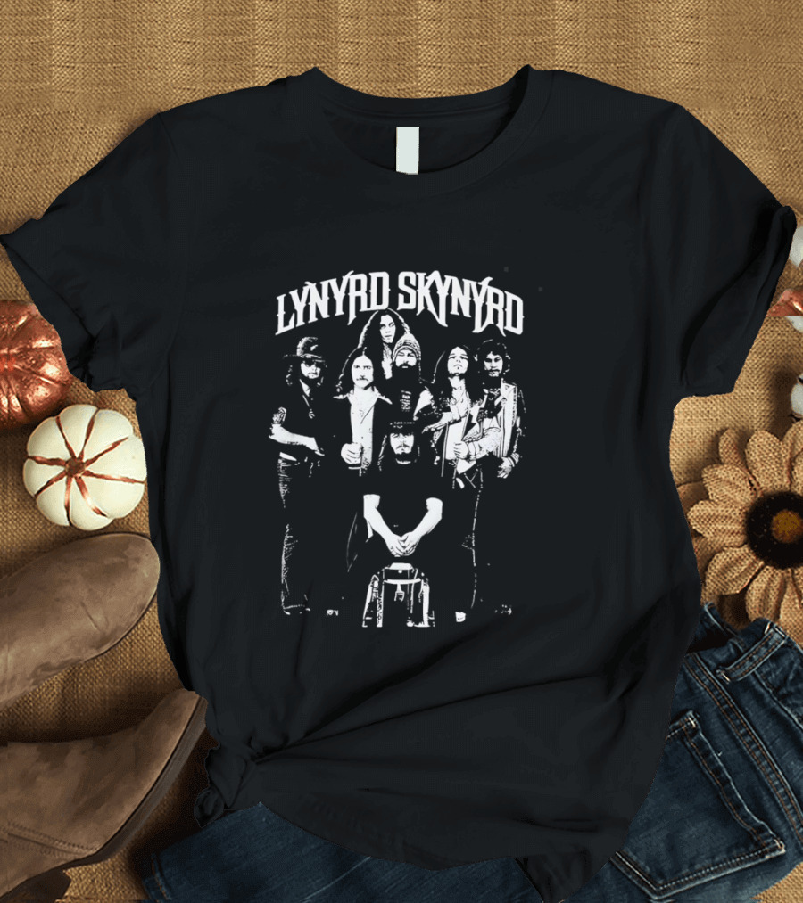 Lynyrd Skynyrd Band Group Photo Vintage Style T-Shirt