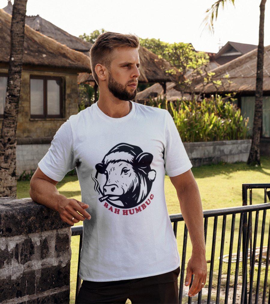 Cow Santa Smoking Bah Humbug Christmas Humor T-Shirt