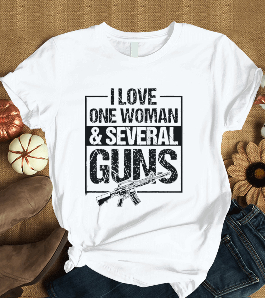 I Love One Woman And Several Guns Vintage American Flag And Bullet Pistols T-Shirt