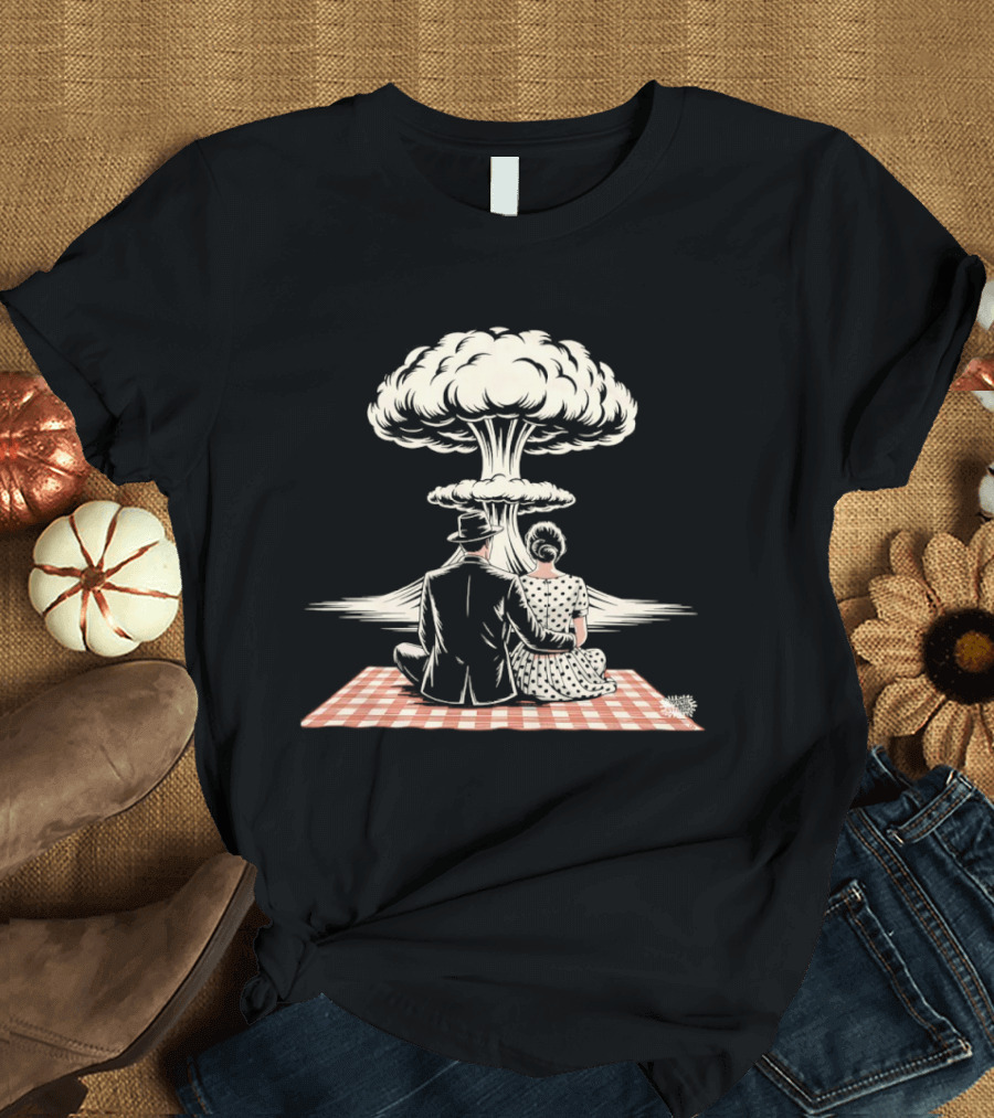 Atomic Picnic Romance End Of The World Mushroom Cloud Couple T-Shirt