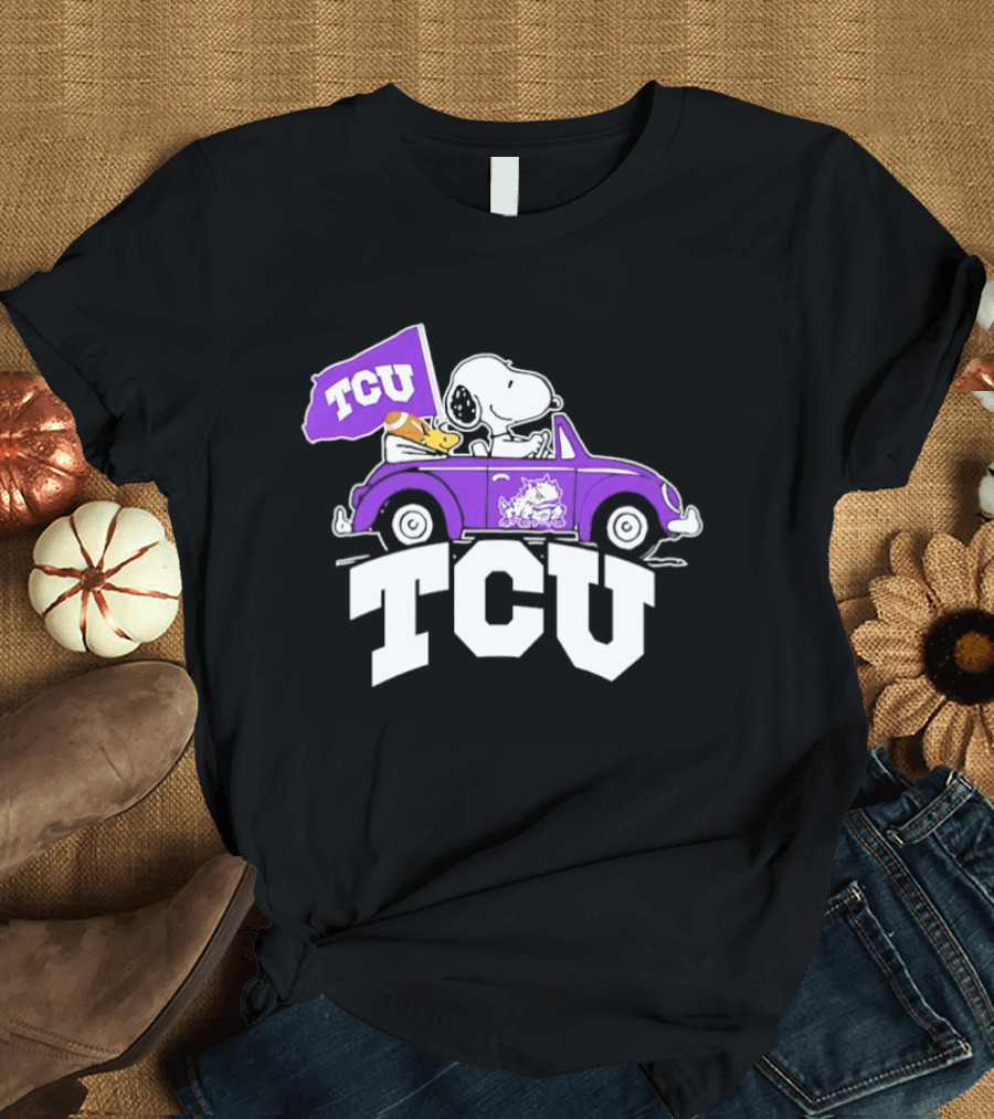 Snoopy Woodstock Driving Purple Car TCU Horned Frogs Flag T-Shirt
