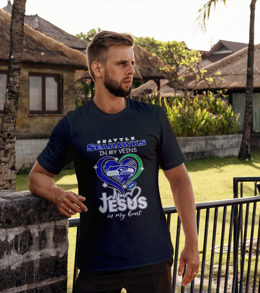 Seattle Seahawks In My Veins Jesus In My Heart Diamond Heartbeat T-Shirt