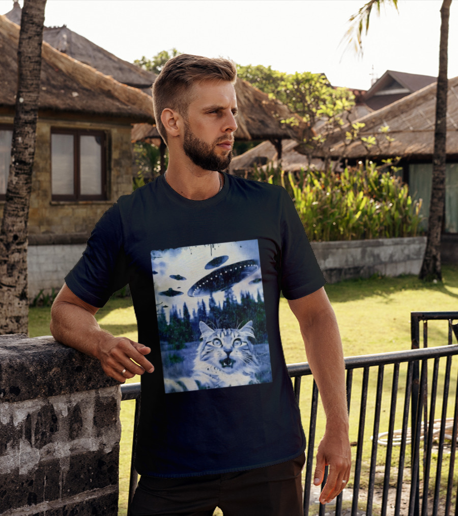 UFO Cat Extraterrestrial Surprise Scene T-Shirt