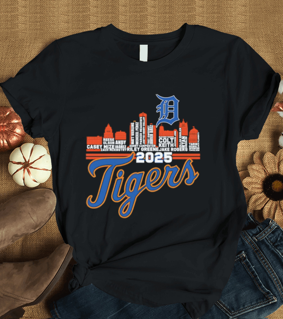 Detroit Tigers 2025 City Skyline Baseball Players T-Shirt