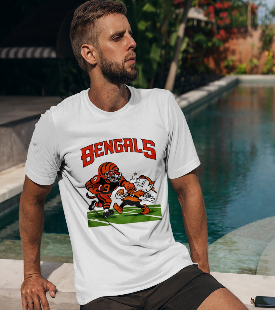 Bengals Tiger Player Tackling Browns Elf Cleveland Rivalry T-Shirt