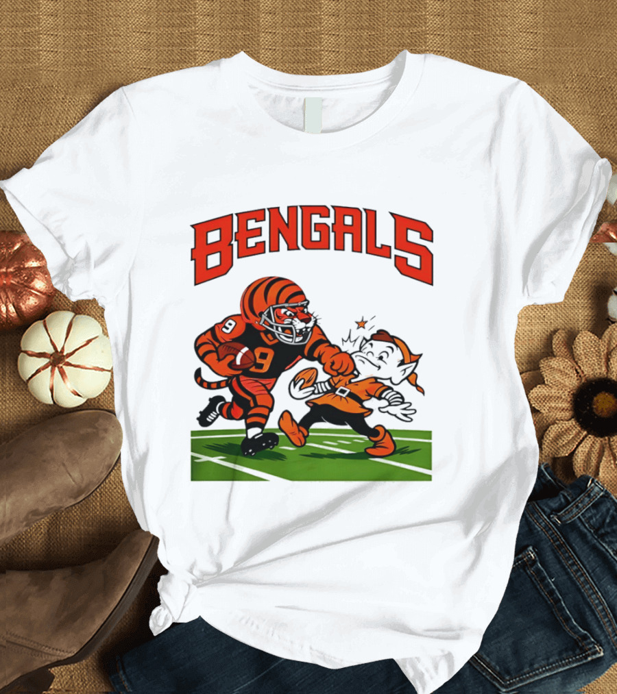Bengals Tiger Player Tackling Browns Elf Cleveland Rivalry T-Shirt
