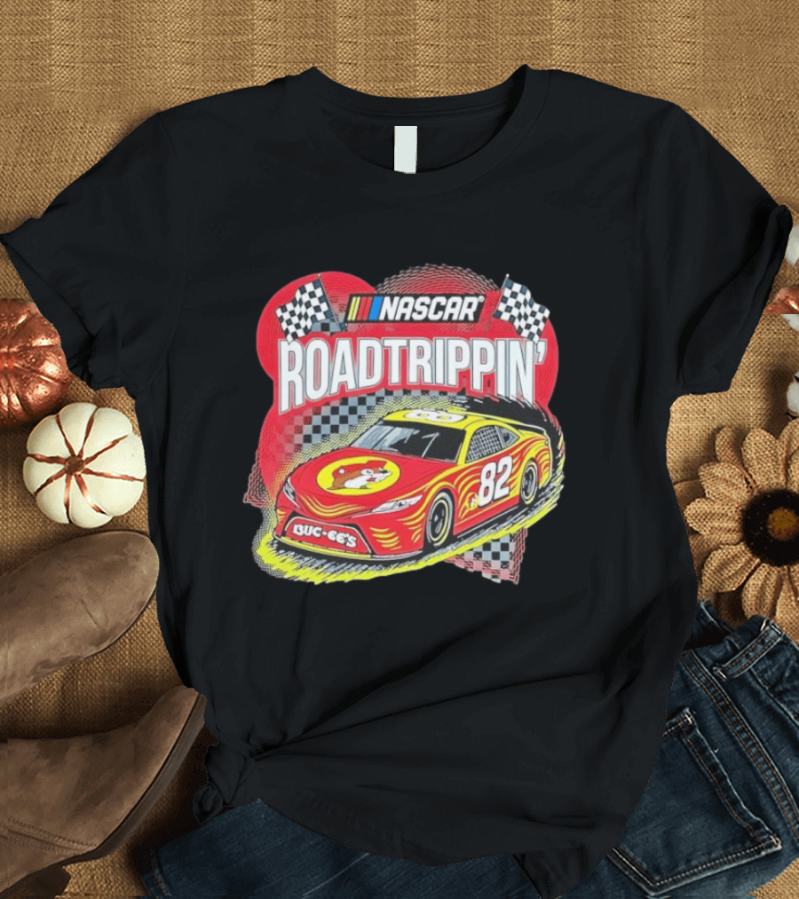 NASCAR Road Trippin' Buc Ee's 82 Racing Car Checkered Flags T-Shirt