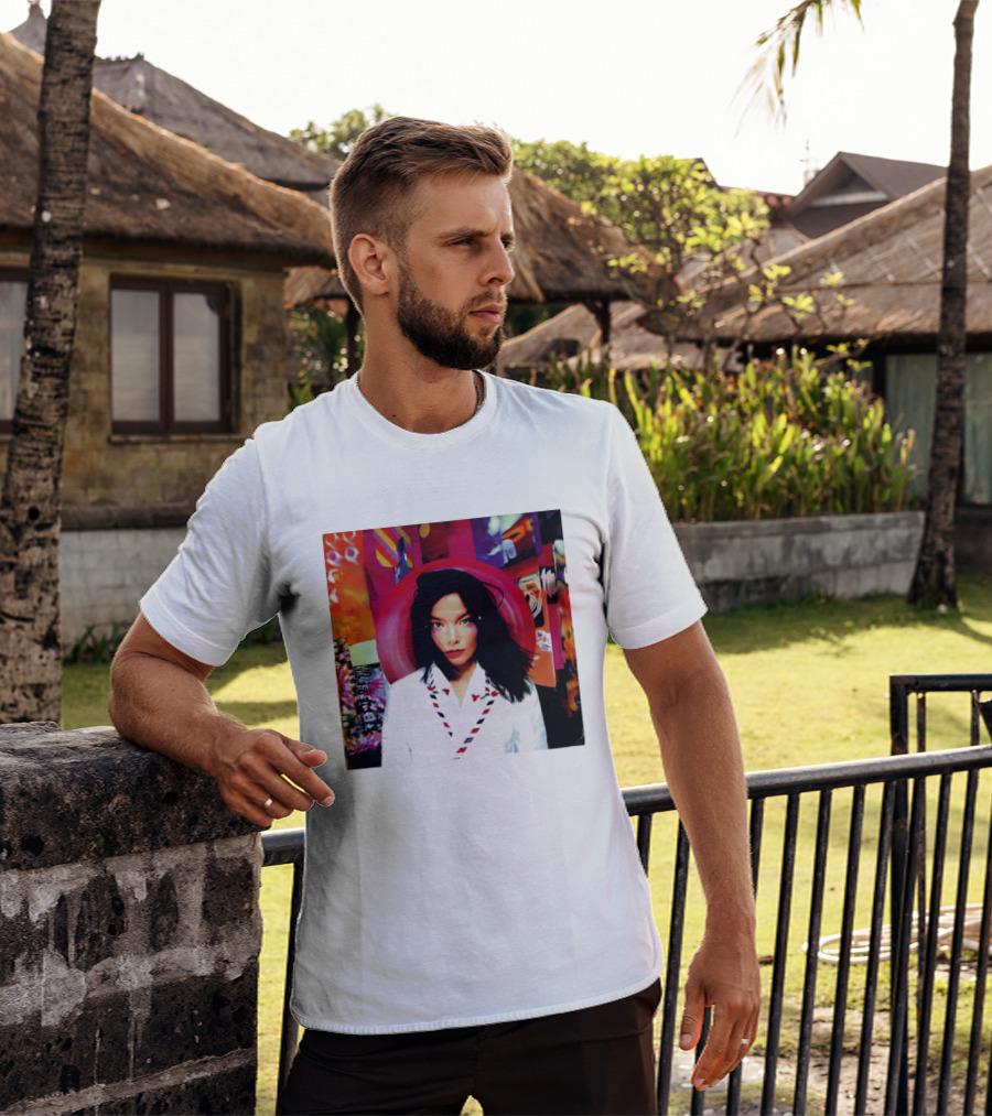 Anne Hathaway Björk And T-Shirt