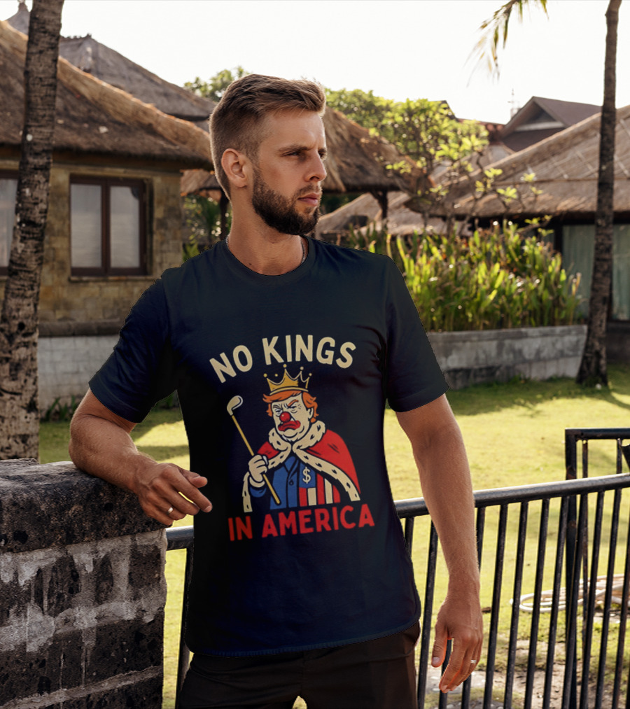 No Kings In America Trump Clown Wearing Crown And Red Nose Golf Club T-Shirt