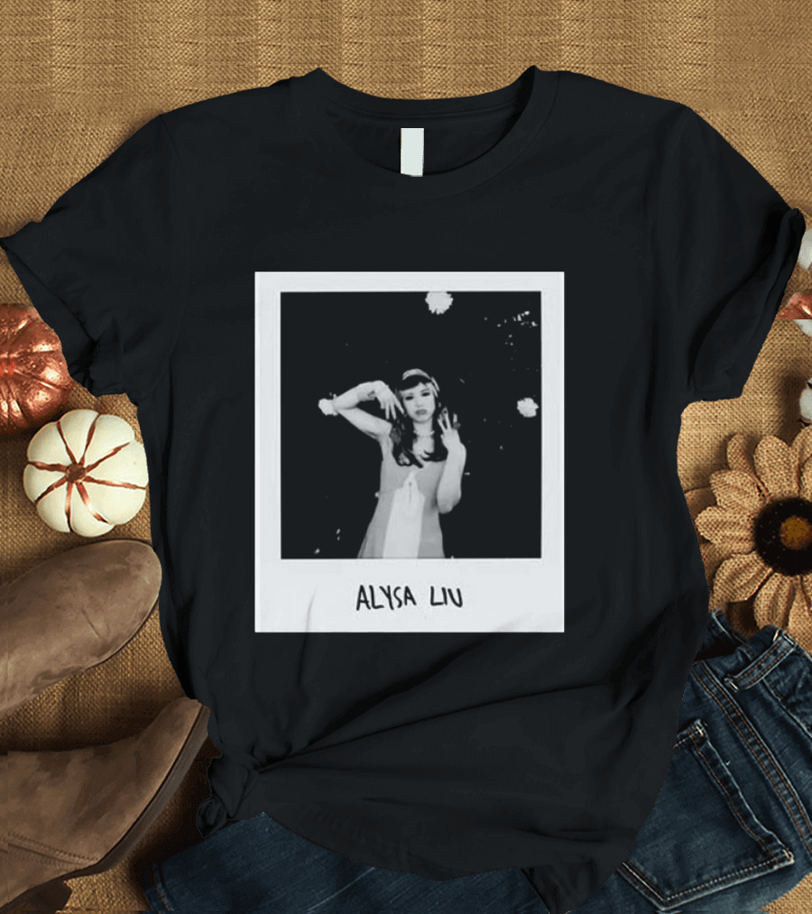 Laufey Alysa Liu 2026 Vintage Monochrome Photography T-Shirt