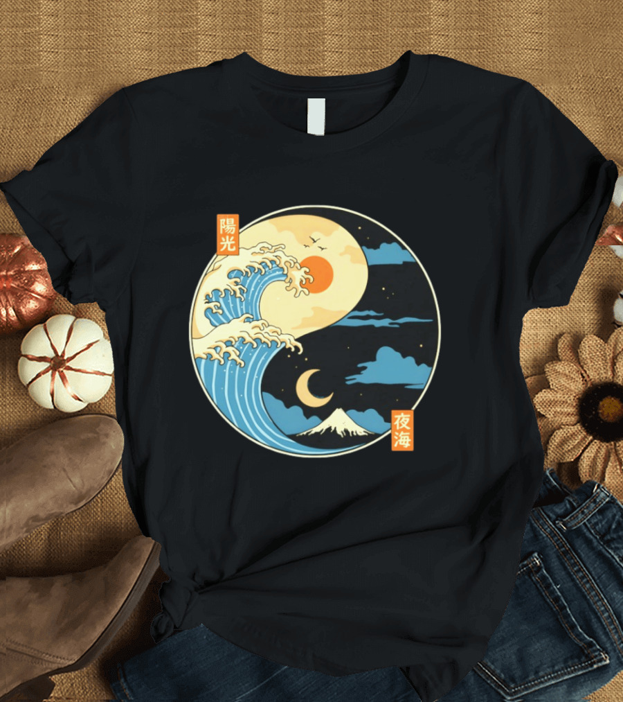 The Great Wave Off Kanagawa And Mount Fuji Yin Yang Sun And Moon Balance T-Shirt