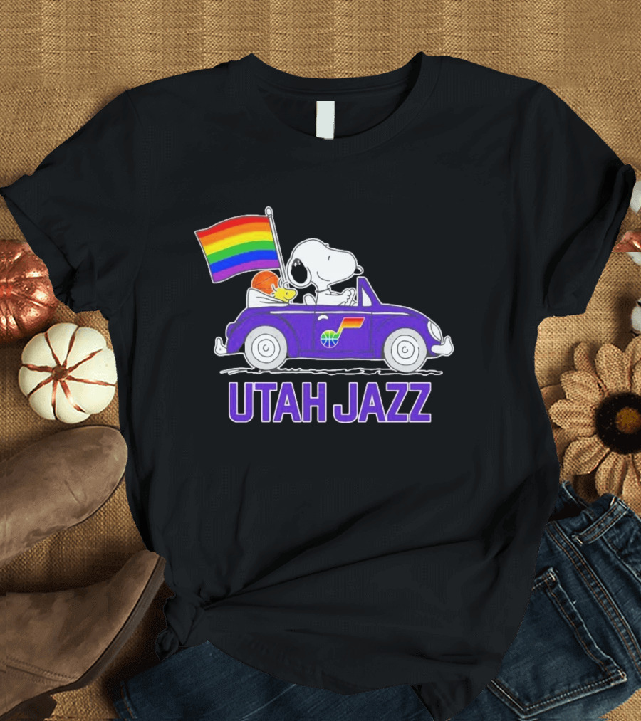 Utah Jazz Snoopy Woodstock Driving Rainbow Flag Car T-Shirt