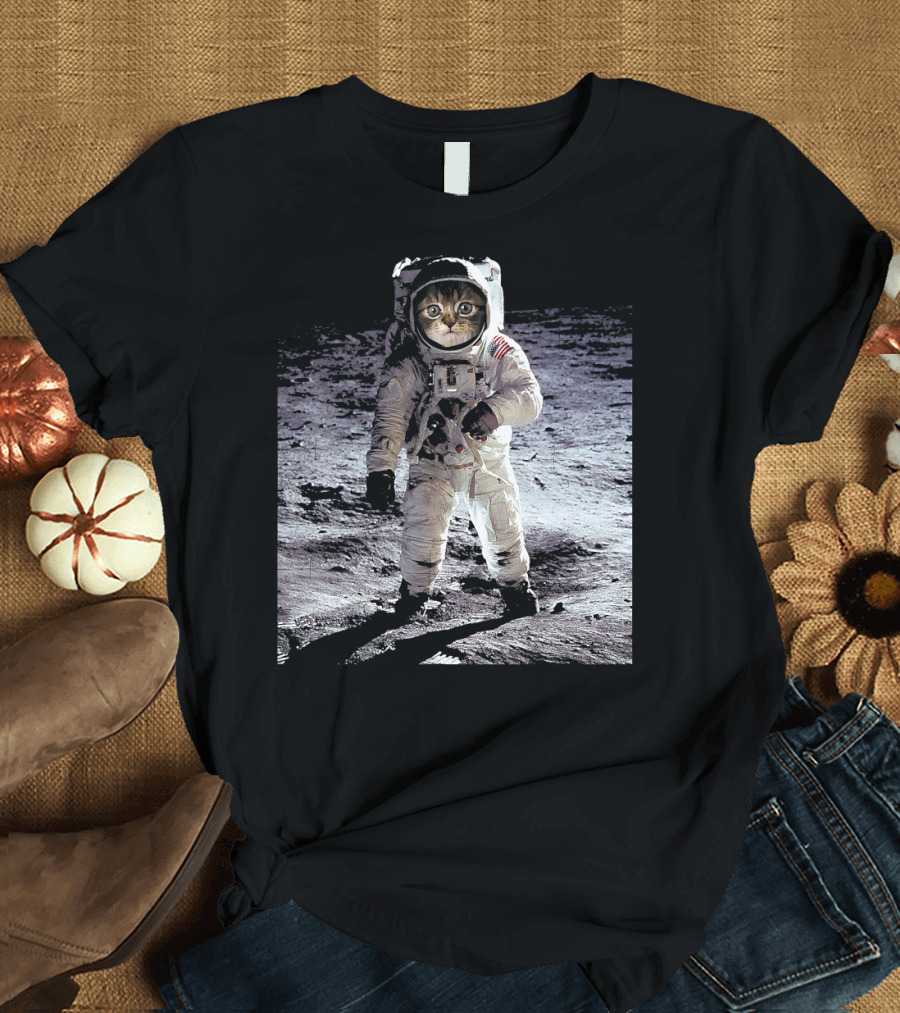 First Space Cat on the Moon Astronaut Suit Moonwalking T-Shirt