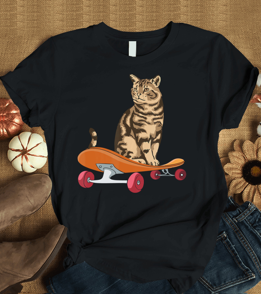 Funny Cat Skateboarding Animal Lover T-Shirt