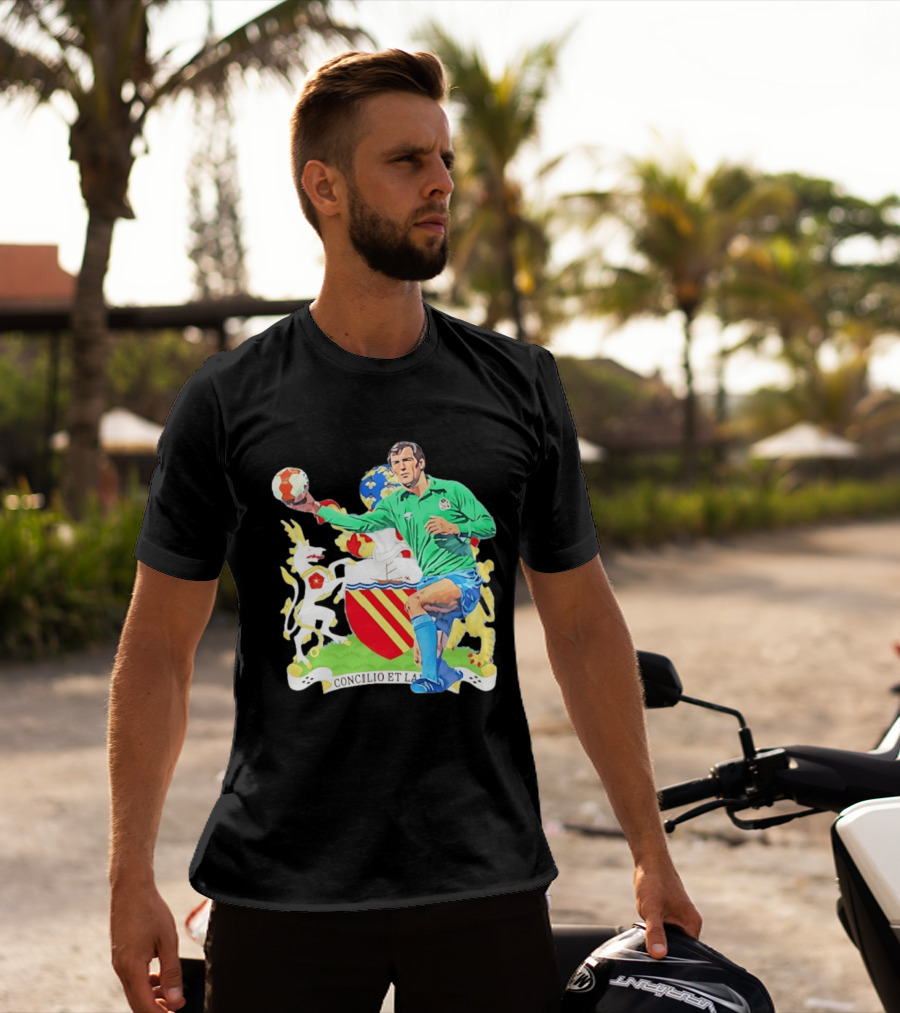 Joe Corrigan Manchester City Goalkeeper Concilio Et Labore Crest T-Shirt