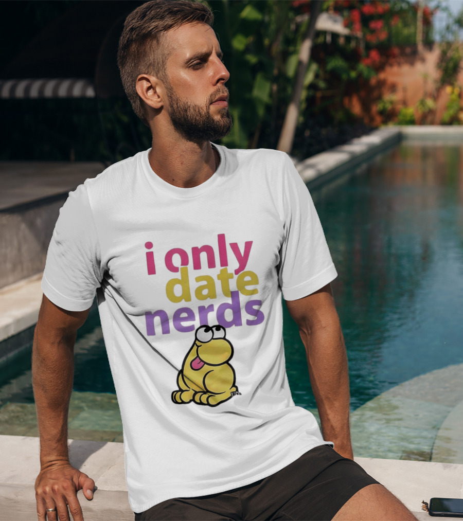 I Only Date Nerds Colorful Cartoon Worm Fun Playful Humor T-Shirt