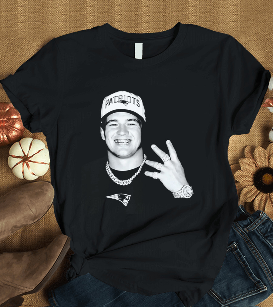 Drake Maye Patriots Cap Rings And Necklace T-Shirt