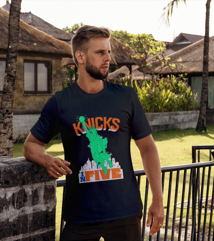 Knicks Statue Of Liberty Dunk In Five Basketball Cartoon Skyline T-Shirt