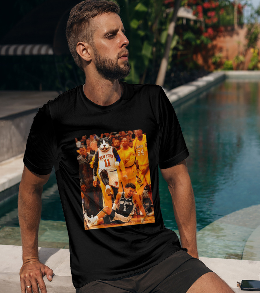 New York Knicks 11 Cat Dunks On Spurs Player Victor Wembanyama With Crowd And Lakers Players T-Shirt