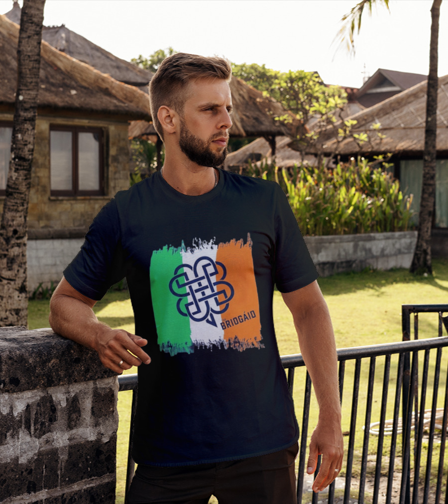 The Briogáid Celtic Knot Irish Flag T-Shirt