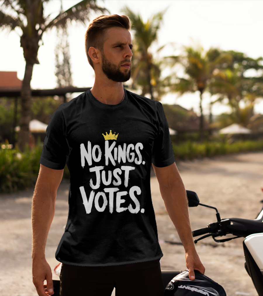 No Kings Just Votes Crown Symbol Politics Empowerment T-Shirt