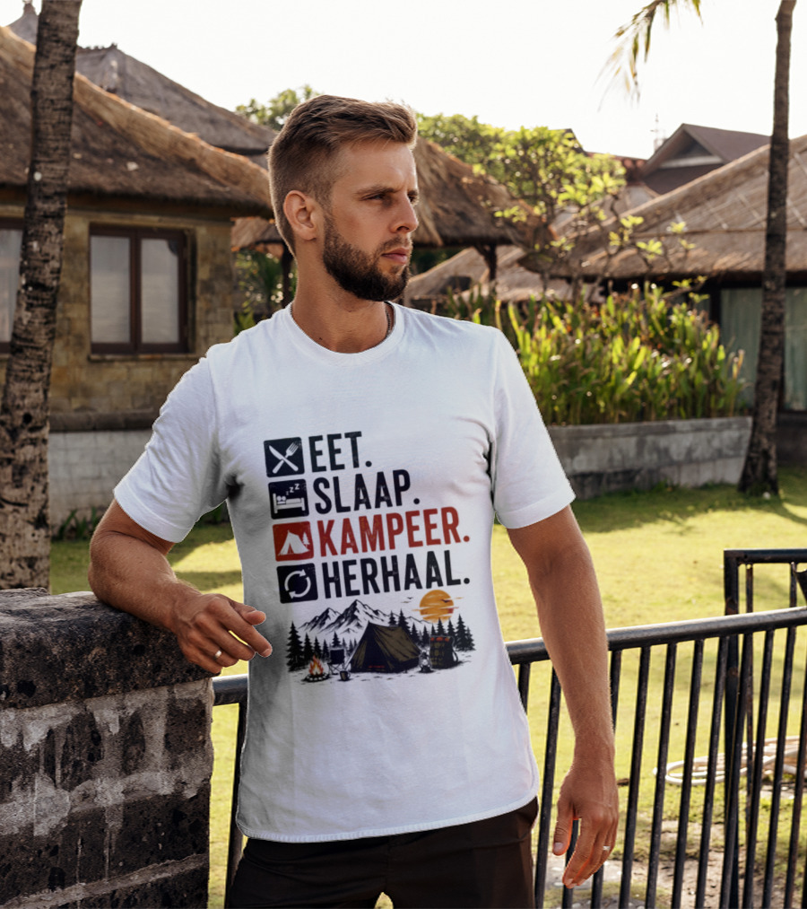 Eet Slaap Kampeer Herhaal Camping Tent Mountains Campfire Sunset T-Shirt