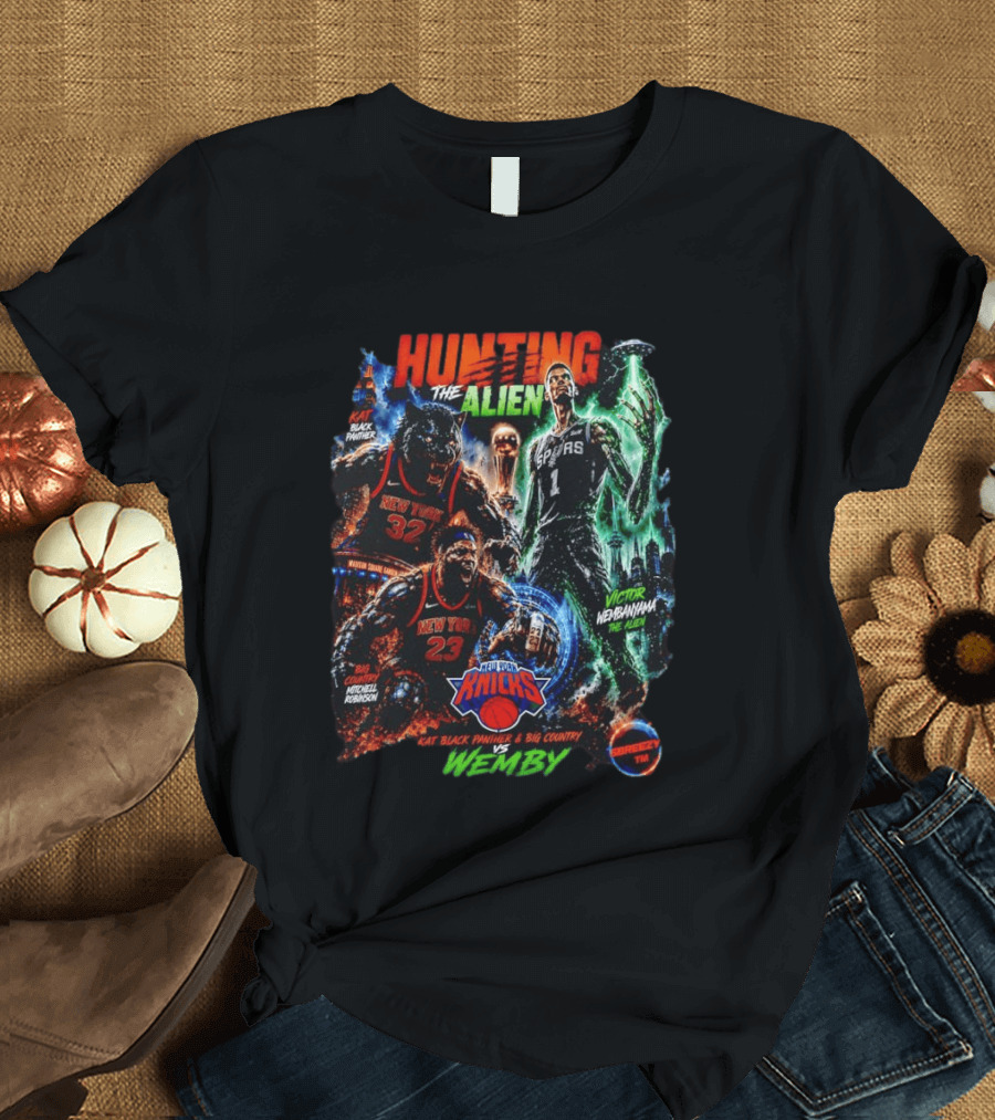 Hunting The Alien KAT Black Panther New York Knicks Mitchell Robinson Vs Wemby Victor Wembanyama T-Shirt