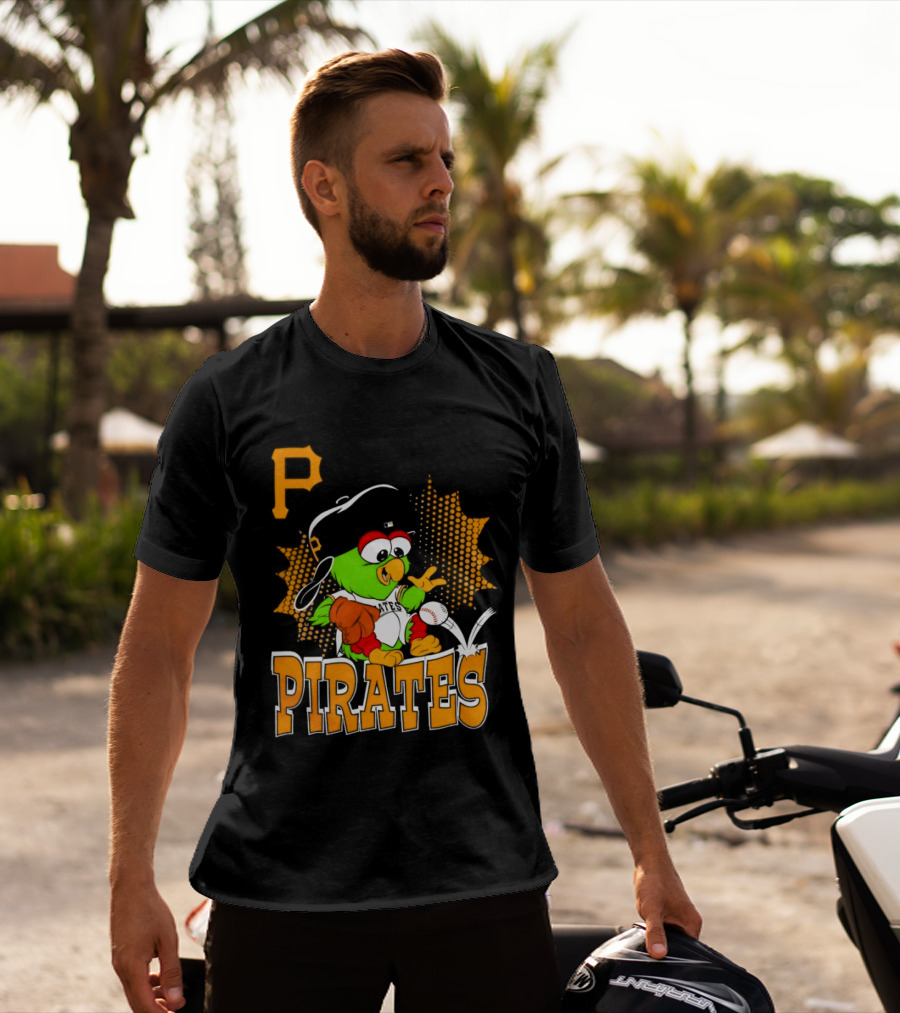 P Pittsburgh Pirates MLB Team Parrot Baseball T-Shirt