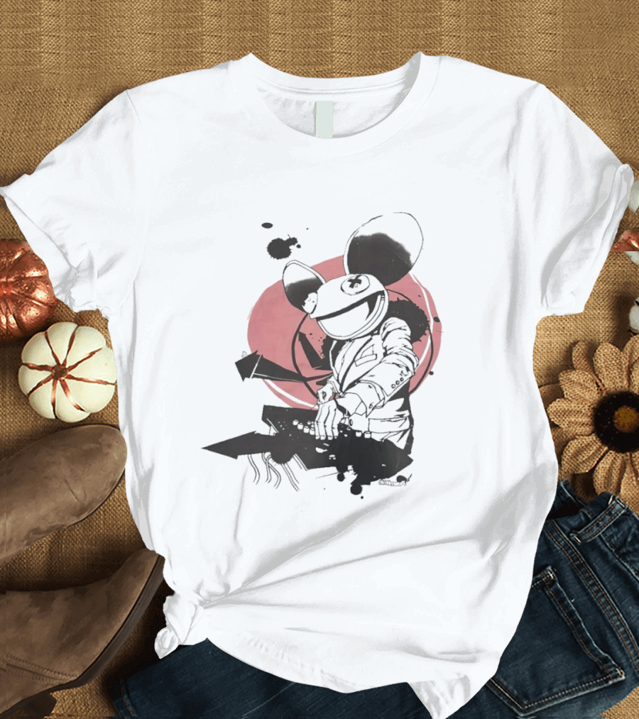 Deadmau5 DJ Music Icon With Pink Circle And Black Abstract T-Shirt