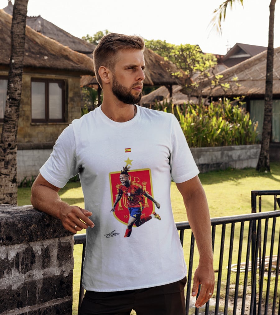 Nico Williams España Número 19 Escudo De La Selección Española Flag T-Shirt