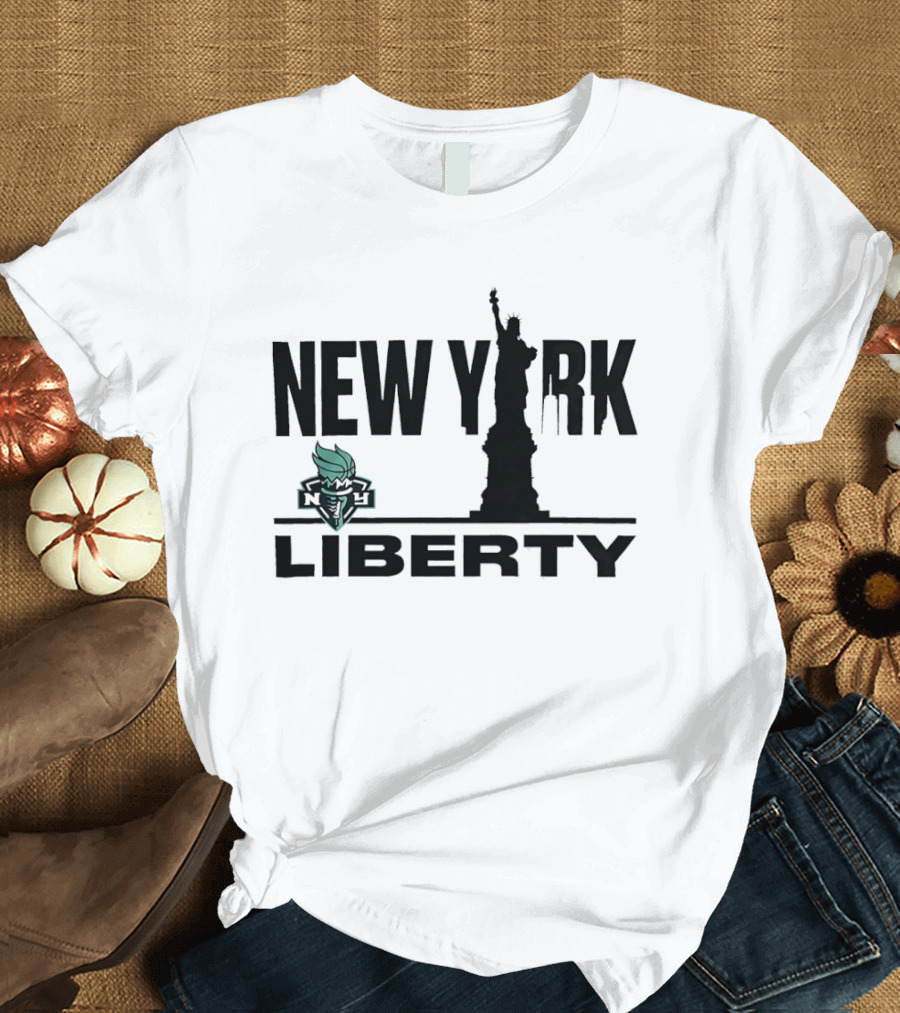 New York Liberty WNBA Basketball Statue Of Liberty Skyline T-Shirt