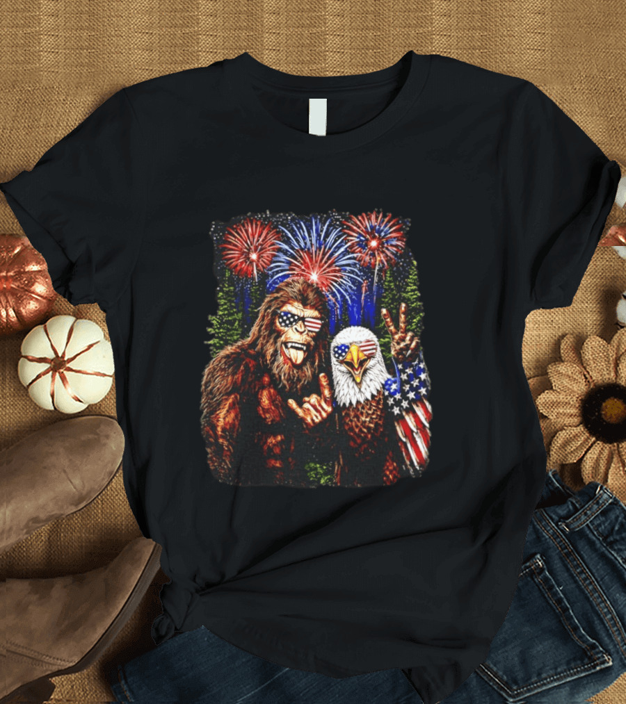 Bigfoot Bald Eagle 4th Of July Fireworks Celebration With American Flag Sunglasses T-Shirt